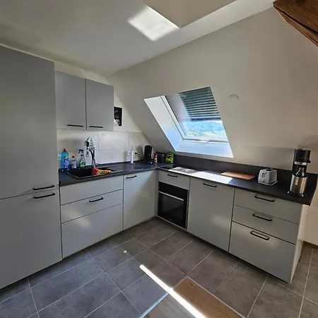 Gemuetliche Ferienwohnung, Zentral Gelegen شقة غينغنباخ
